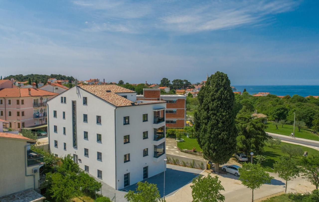 Apart Residence-Galant Ровин Екстериор снимка